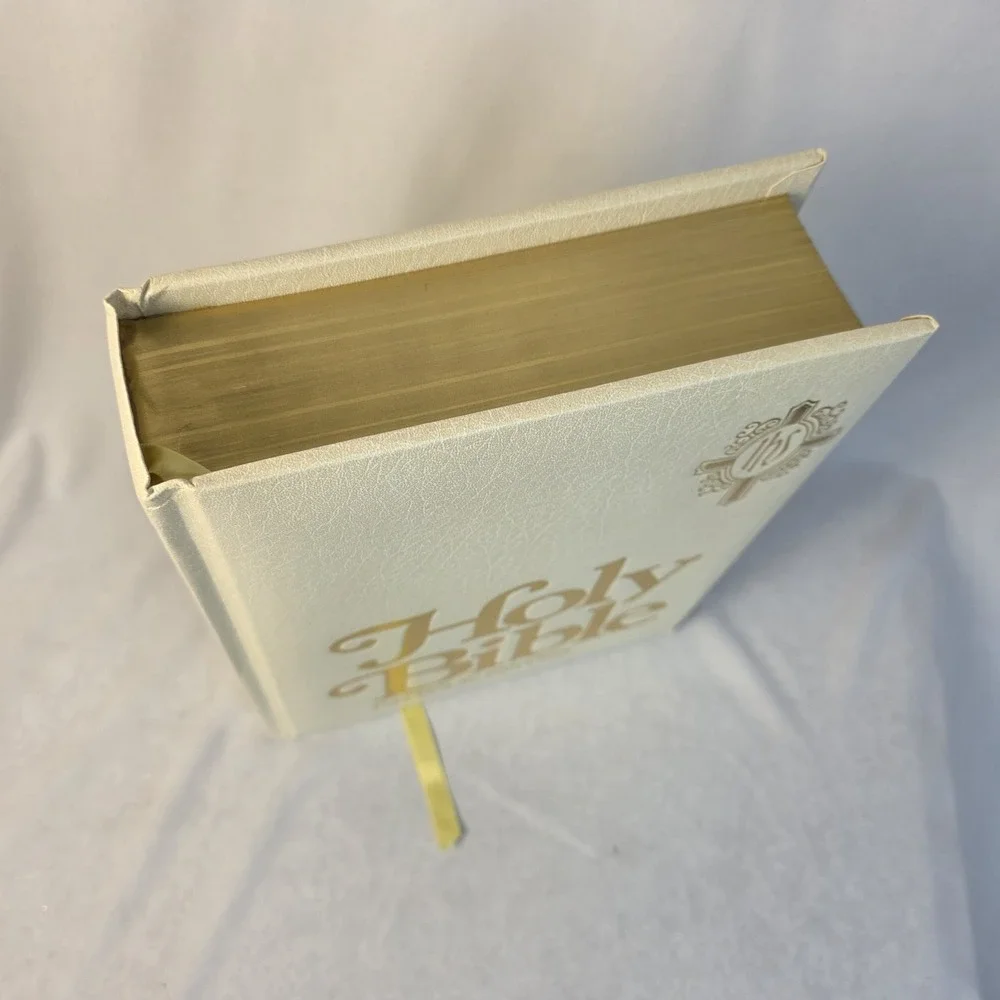 New American Bible Catholic Family Ed. White Padded Gold Edges NEW In‎ Box 1977
